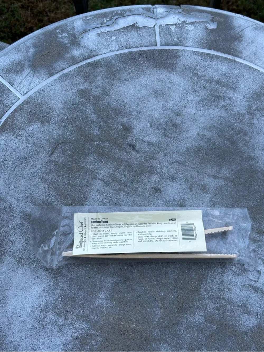 The Pampered Chef Bamboo Tongs with Recipe - Natural Wood Color